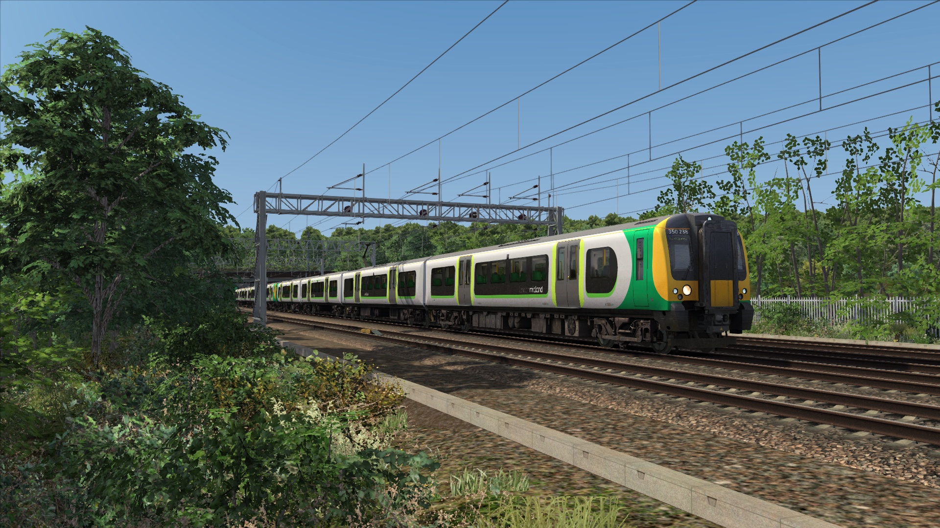 1N09 0813 London Euston to Northampton